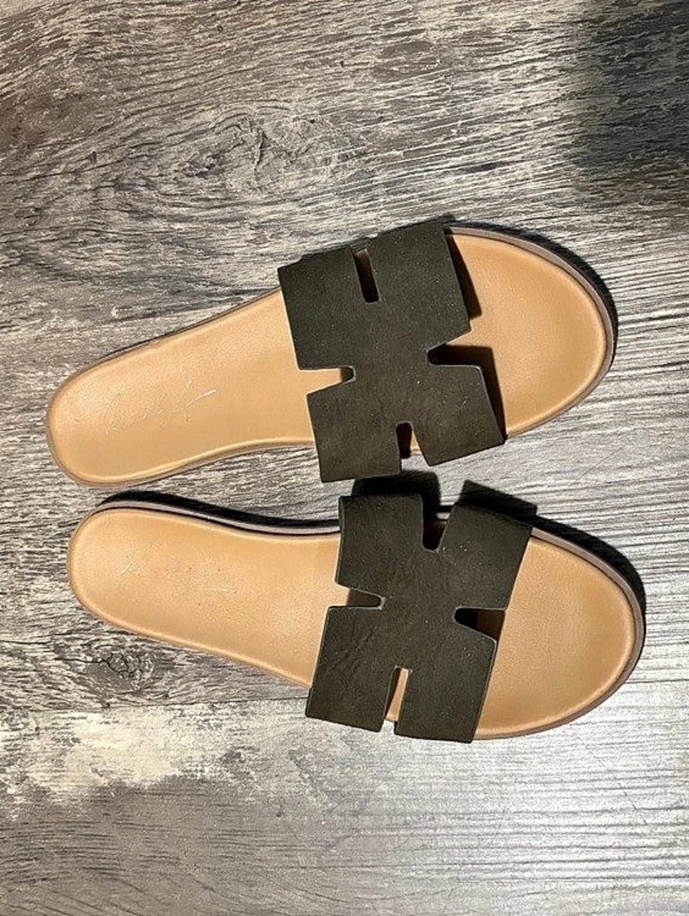 Mari A. Women's Brown Sandals US 6 1/2 Like New Olive Green H-band